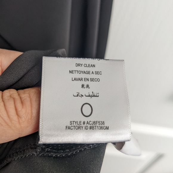 BCBG black halter dress size 6/8 medium - Picture 6 of 8